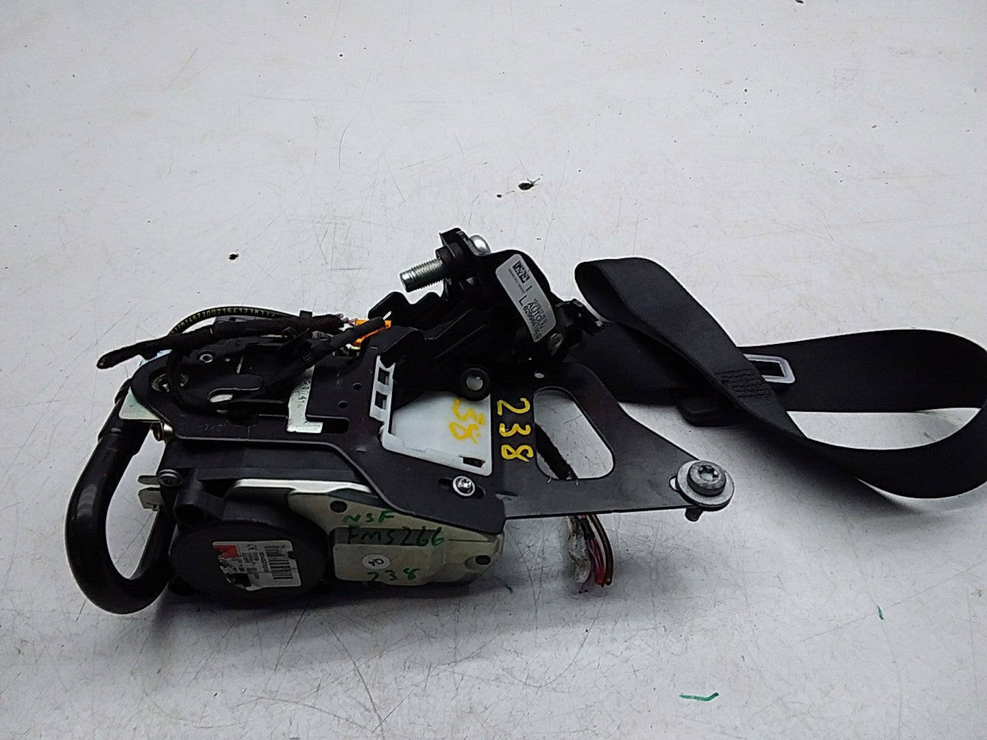 MERCEDES E-CLASS W238 SEAT BELT FRONT LEFT PASSENGER SIDE A2388602800 FMS266 NSF