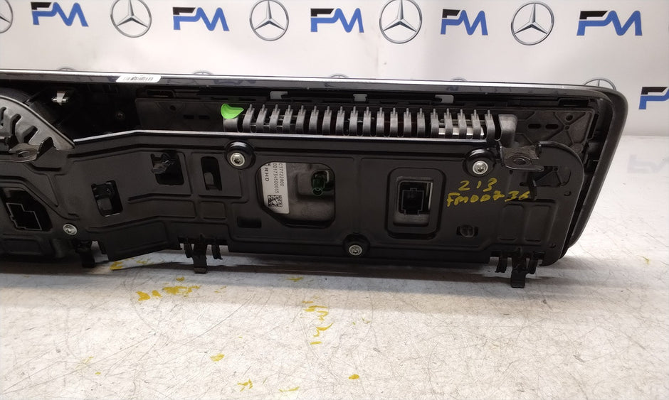 MERCEDES E-CLASS W213 DISPLAY SCREEN INSTRUMENT CLUSTER FM00736