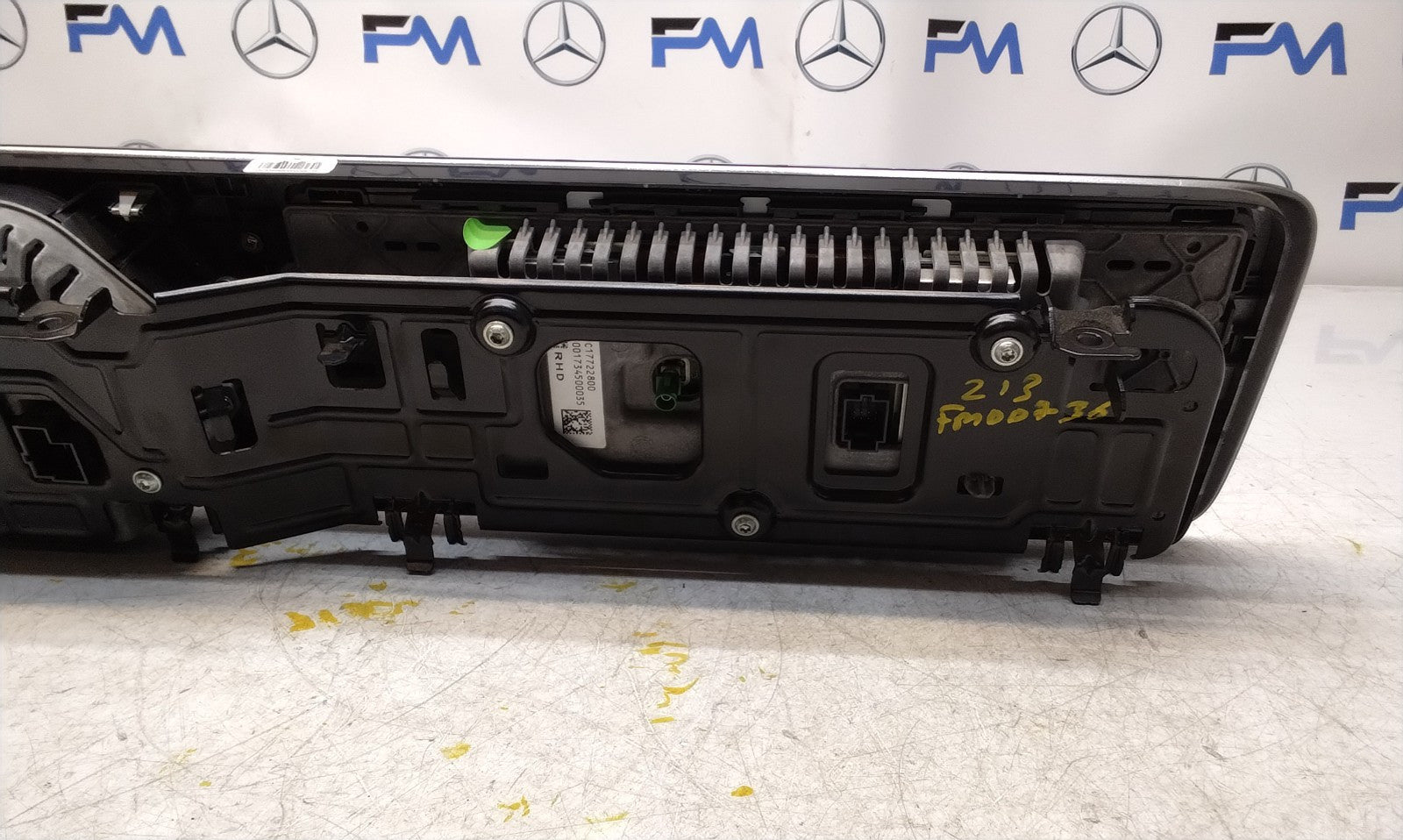 MERCEDES E-CLASS W213 DISPLAY SCREEN INSTRUMENT CLUSTER FM00736