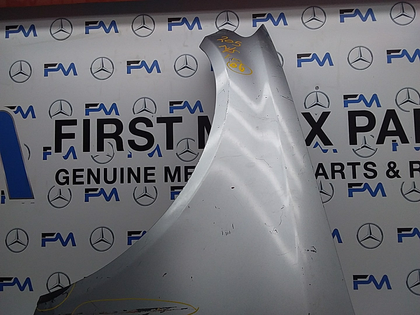 MERCEDES  C-CLASS W205 NS LEFT PASSENGER SIDEWINGS A2058810148 FMW06 (DAMAGED)