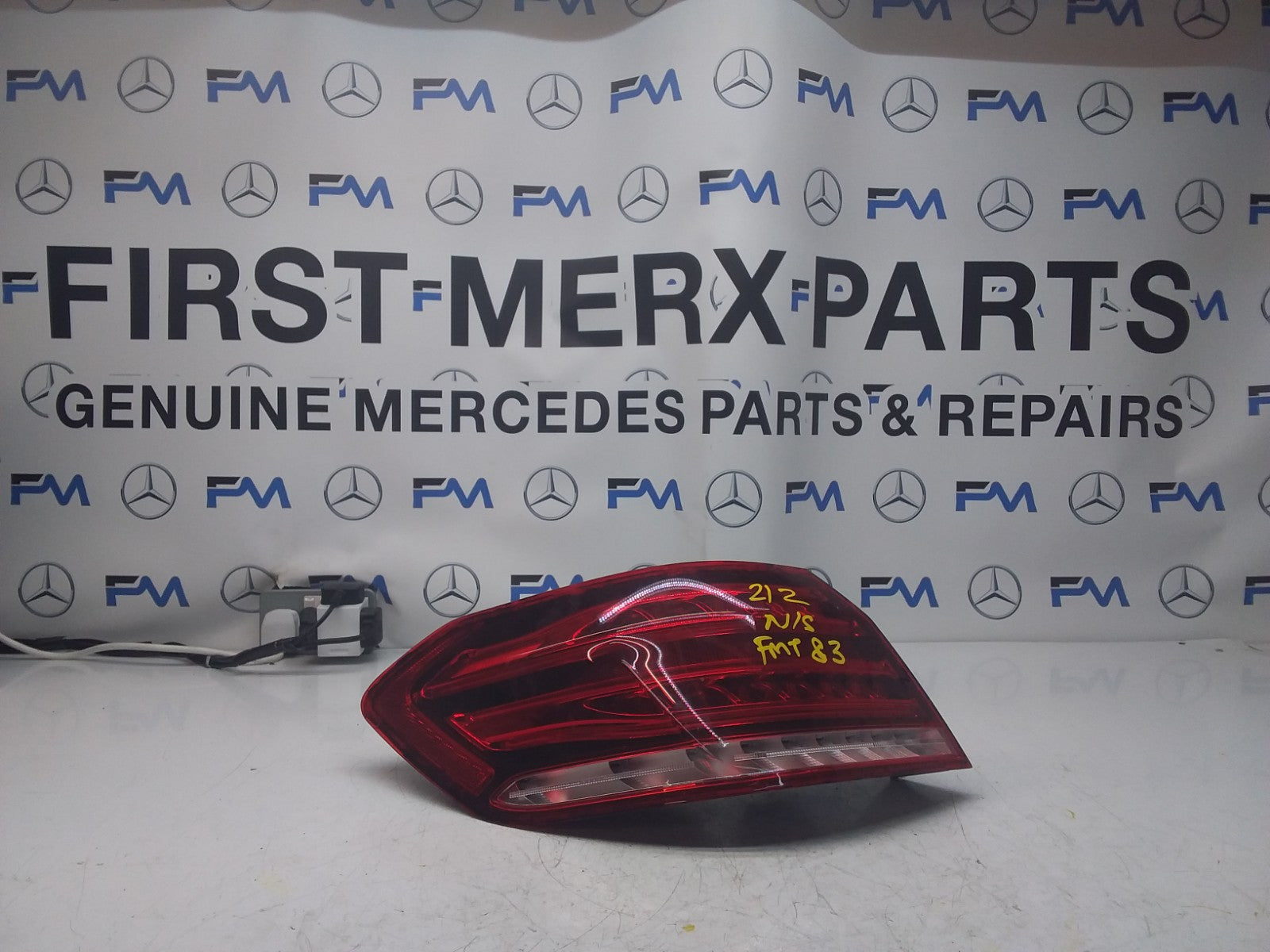 MERCEDES E-CLASS W212 REAR PASSENGER N/S TAIL LIGHT A2129060703 2015 FMT83