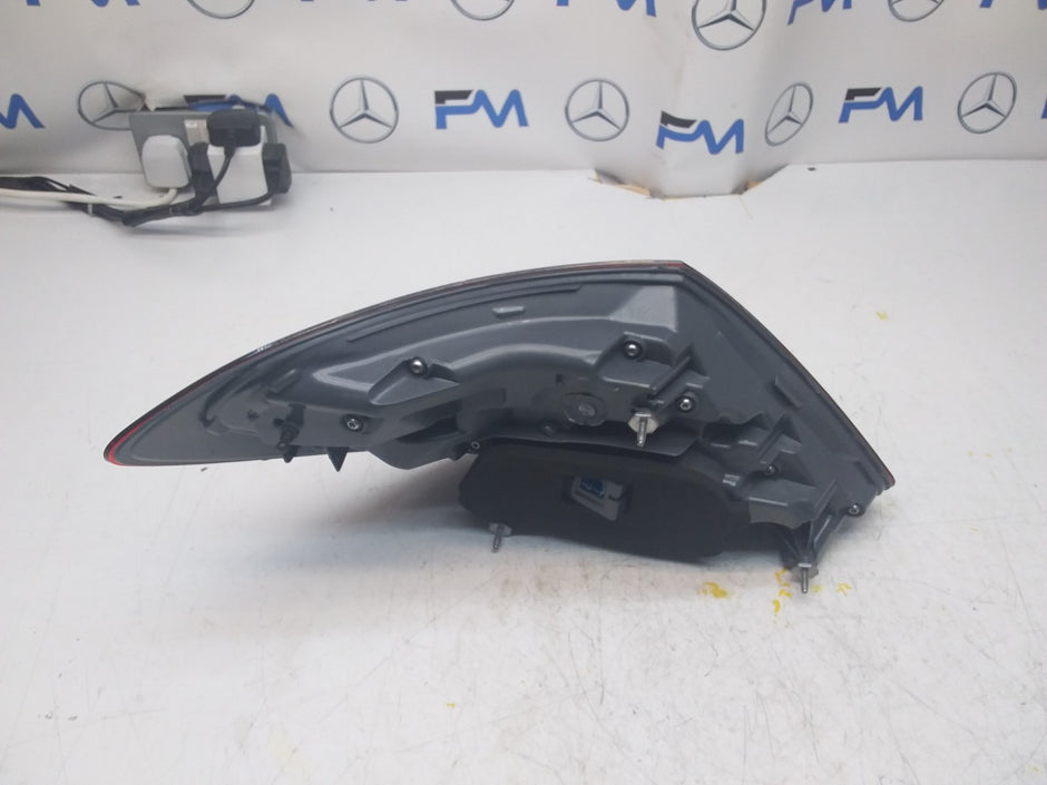 MERCEDES E-CLASS W213 DRIVER SIDE OS REAR TAIL LIGHT FMT96
