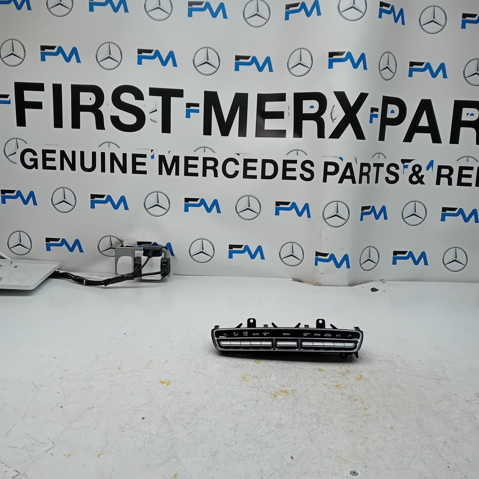 MERCEDES E CLASS HEATER AC CLIMATE CONTROL PANEL A2139054707 2018-2023 FM00962