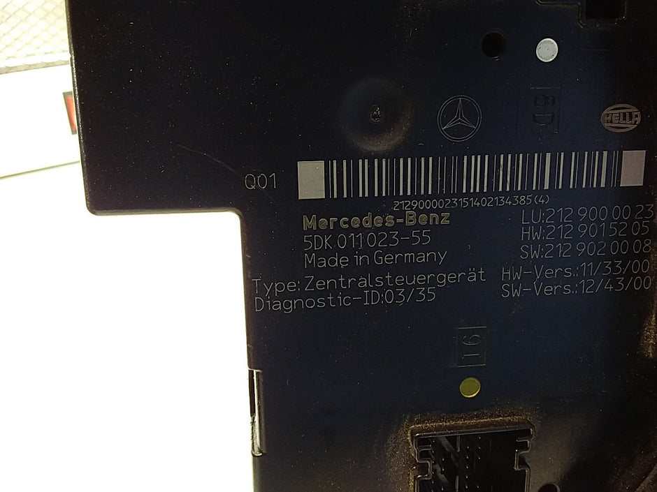 Mercedes E-CLASS W212 FUSE BOX RELAY  A2129000023 FMF110