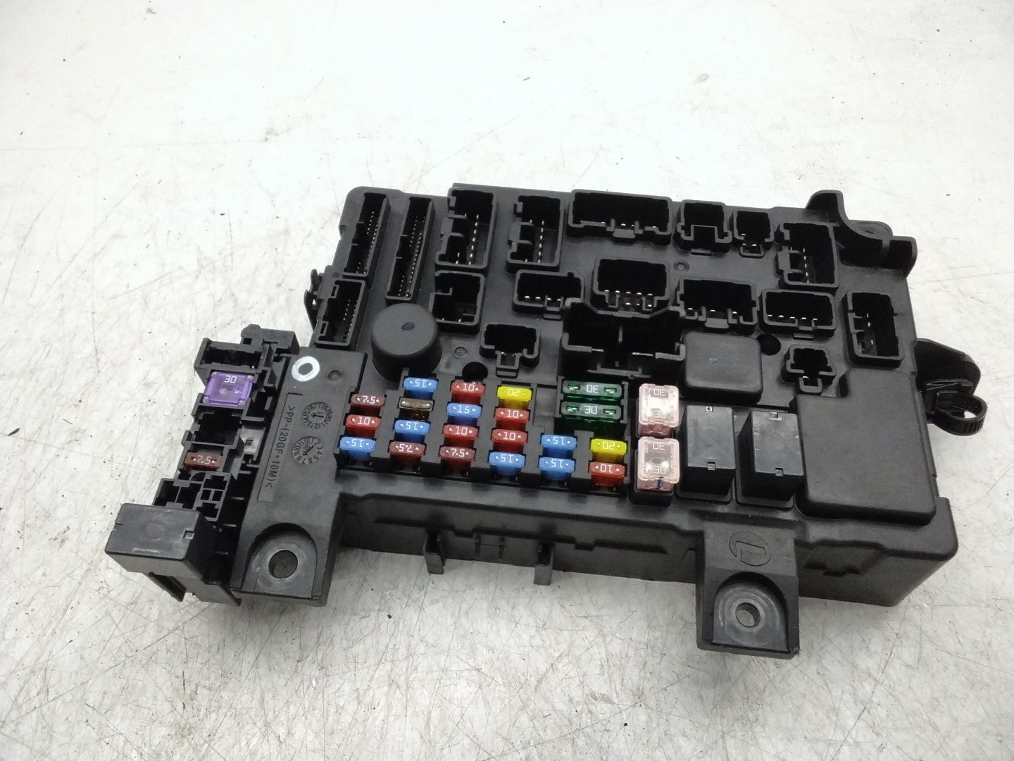 MITSUBISHI OUTLANDER FUSE RELAY  BOX  8637A869  FMF166