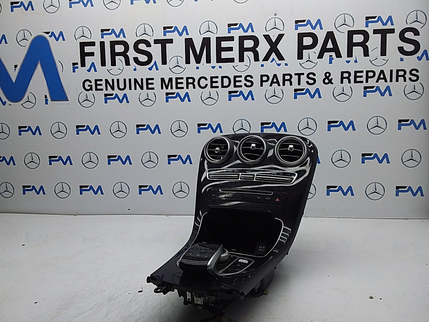 2014 ONWARDS MERCEDES C-CLASS W205 CENTRE  CONSOLE  A2056800210 FMK04
