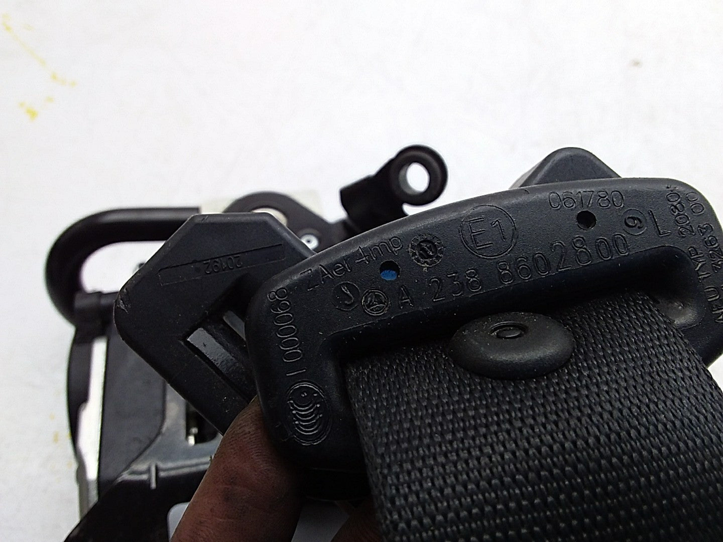 MERCEDES E-CLASS W238 SEAT BELT FRONT LEFT PASSENGER SIDE A2388602800 FMS259 NSF