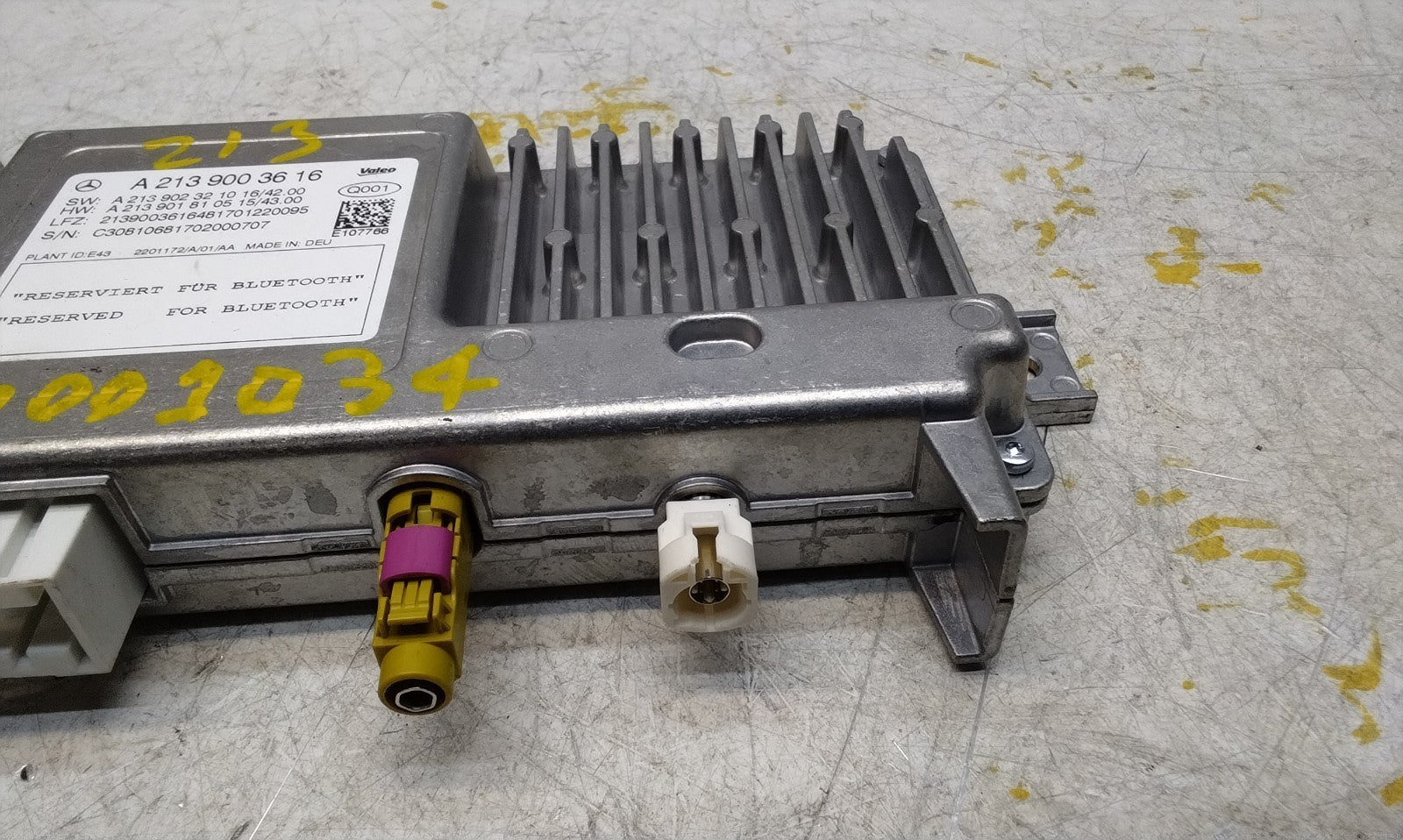 MERCEDES E-CLASS W213 BLUETOOTH PARKING CONTROL MODULE A2139003616 FM001034