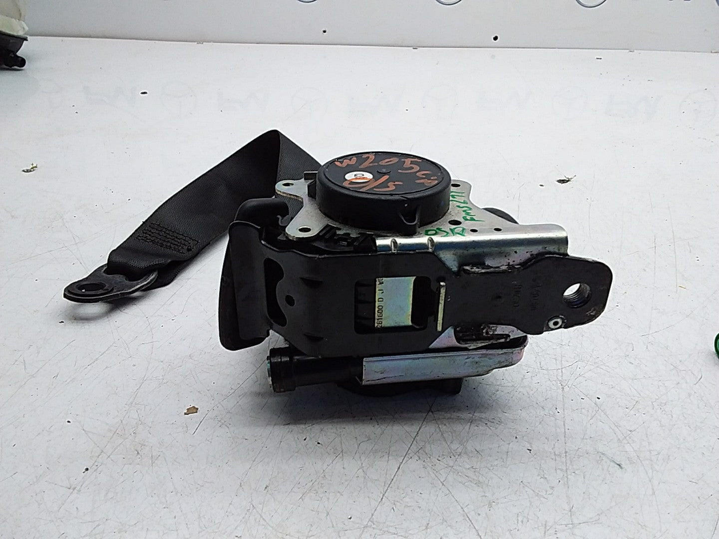 MERCEDES C-CLASS W205 SEAT BELT REAR RIGHT DRIVER SIDE A2058604085 FMS279 OSR