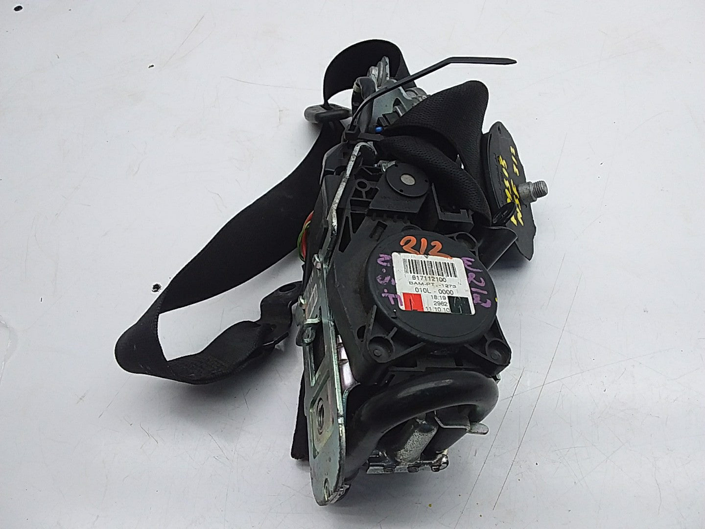 MERCEDES E CLASS W212  SEAT BELT FRONT LEFT PASSENGER SIDE A2128607585 FMS15 NSF