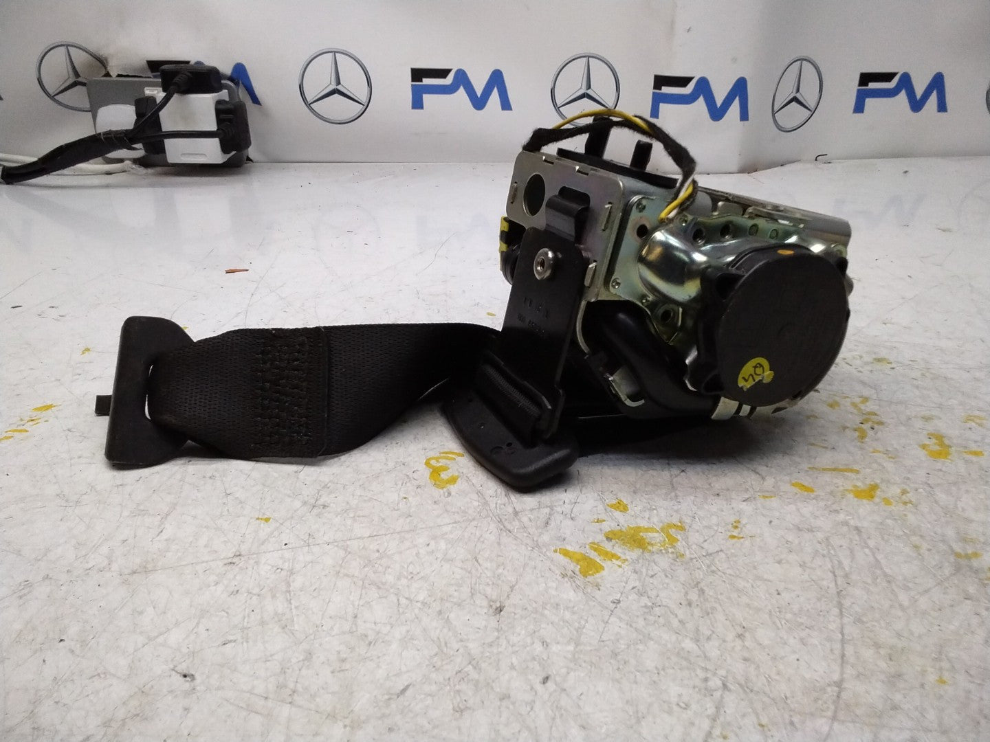 MERCEDES GLE W292 NEAR SIDE REAR SEAT BELT OEM A2928600185 FMS394 NSR