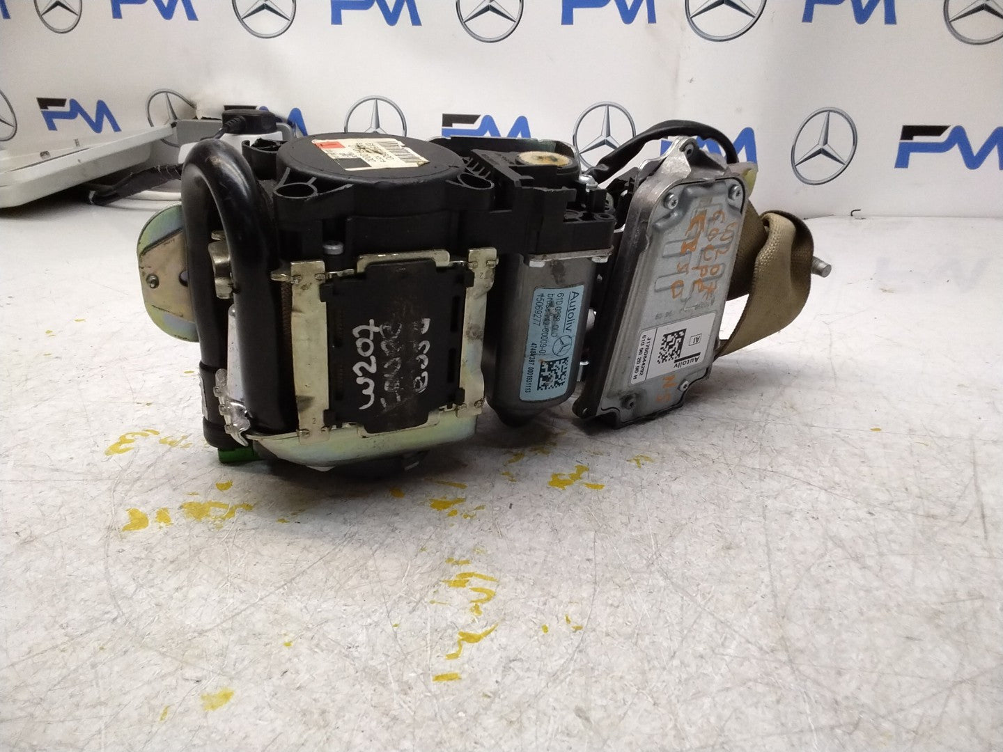 MERCEDES E CLASS C207 PASSENGERS FRONT LEFT SEATBELT A2078603585 FMS448 NSF