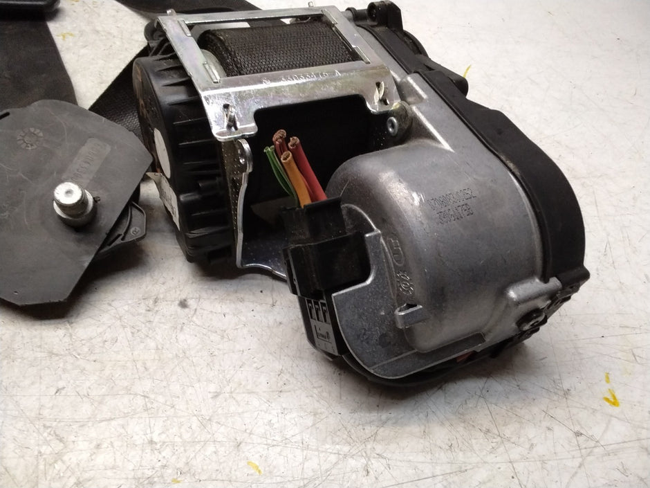 MERCEDES BENZ ML W164 SEAT BELT FRONT RIGHT DRIVER SIDE A2518603885 FMS464 OSF