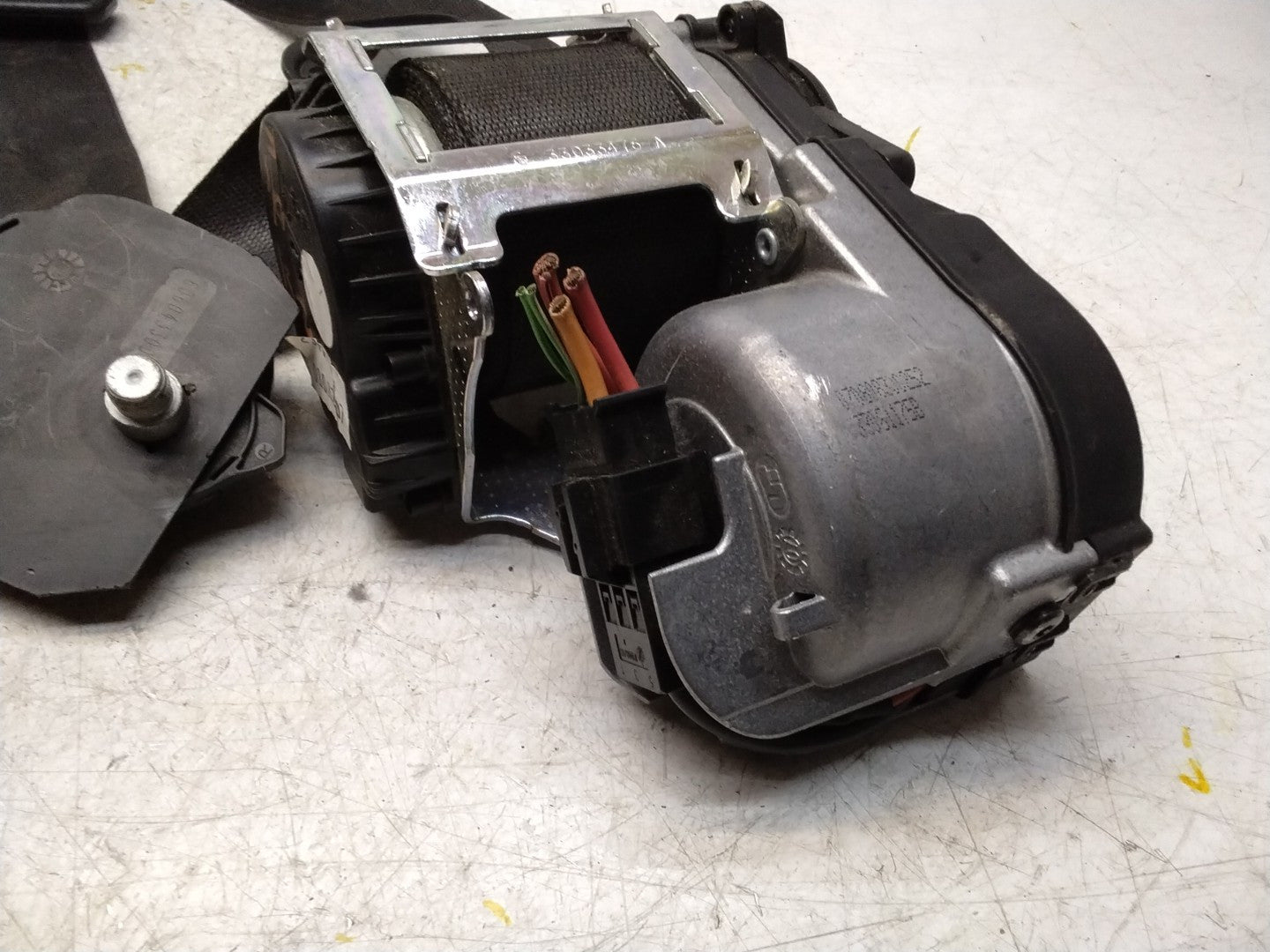 MERCEDES BENZ ML W164 SEAT BELT FRONT RIGHT DRIVER SIDE A2518603885 FMS464 OSF