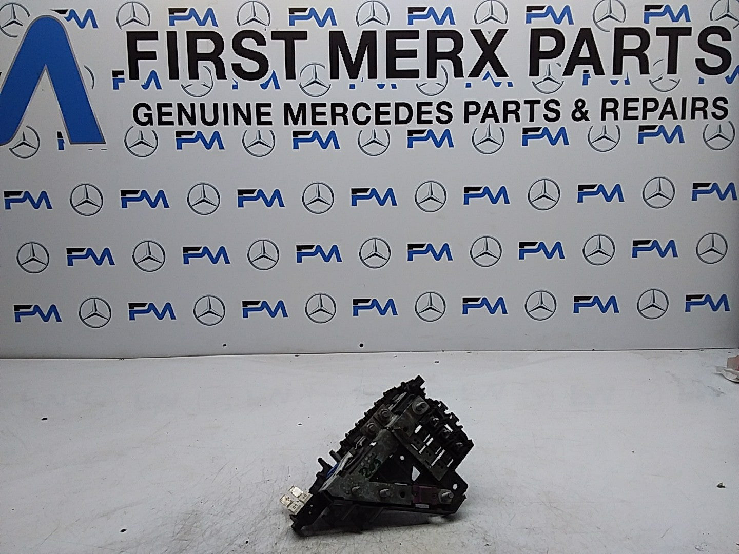 Mercedes C-CLASS  W205 Fuse Relay Junction Box  FMF148 A2065402250
