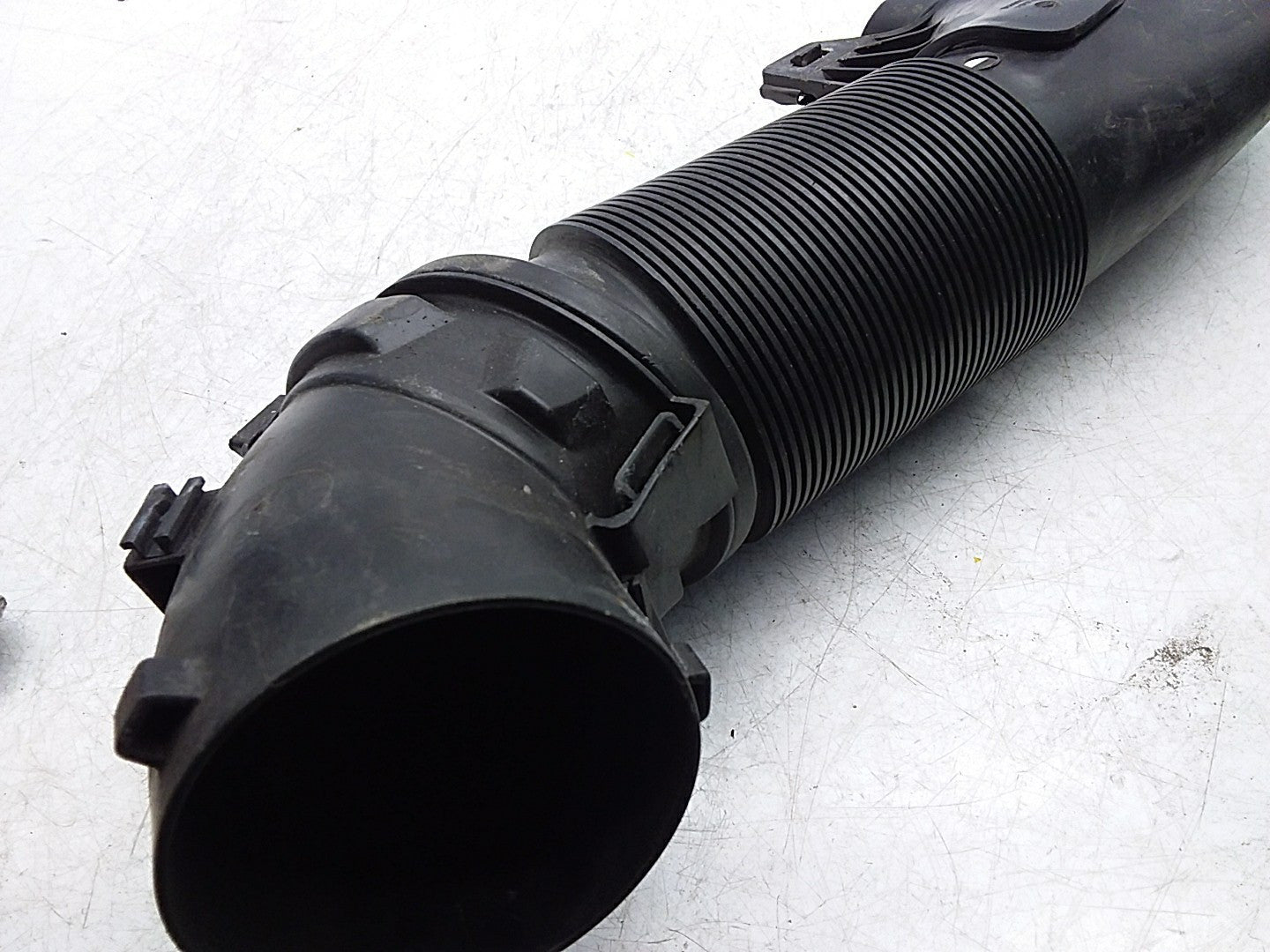 MERCEDES BENZ GLC W253 AIR INTAKE TUBE A6510902000 FMI54