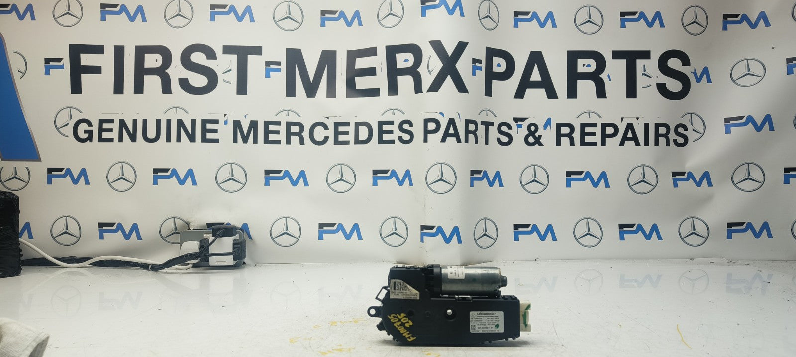 Mercedes C-CLASS W205 Sunroof Motor Regulator  0390200100 FM00705