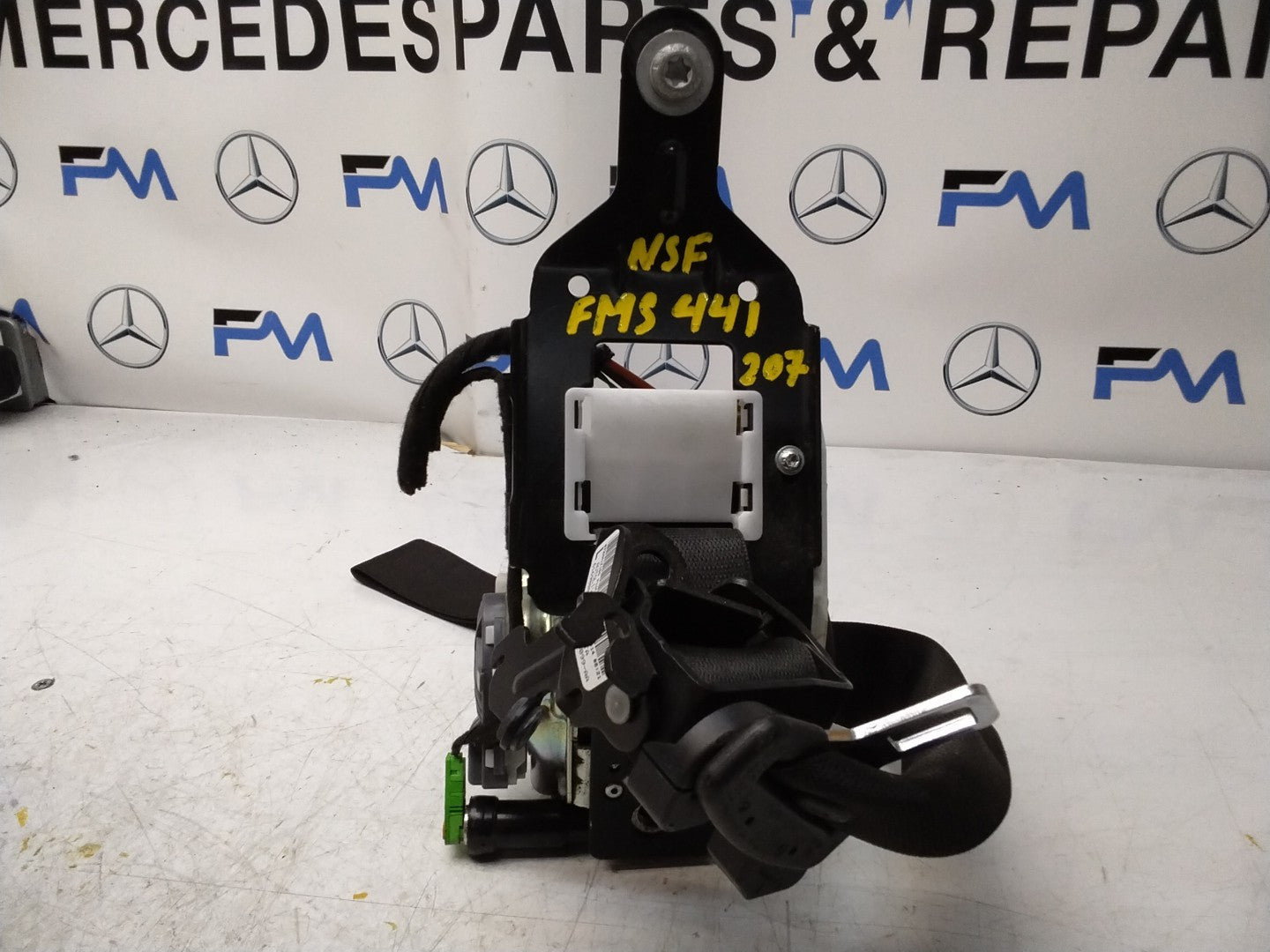 MERCEDES W207 E CLASS FRONT LEFT PASSENGER SIDE SEAT BELT A2078605985 FMS441 NSF