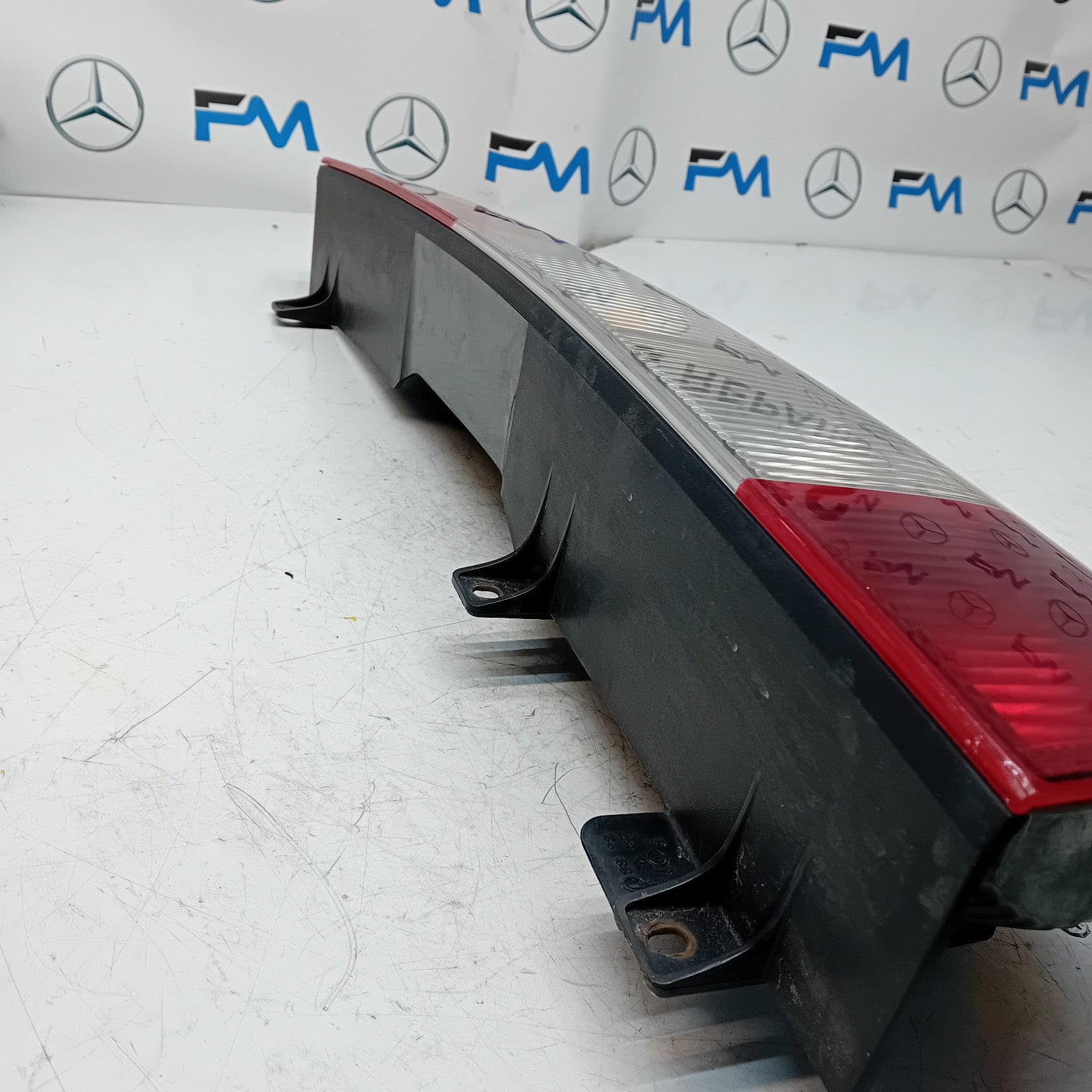 MERCEDES VITO W639 2004-14 DRIVER OS OUTER REAR TAIL LIGHT 964678-01 FMT152