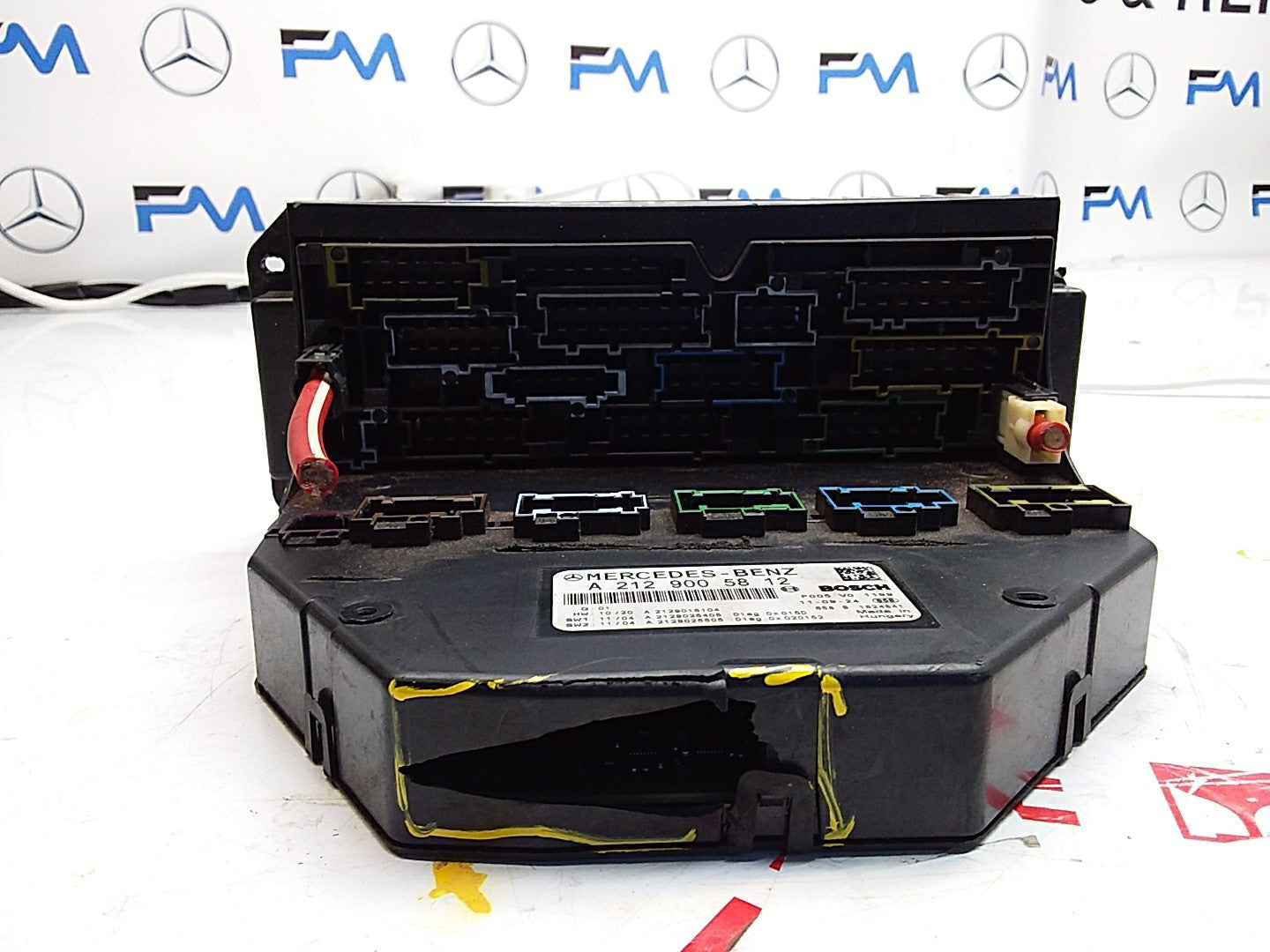 Mercedes E-CLASS W212 Fuse  Box RELAY A2129005812 FMF92 (DAMAGED)