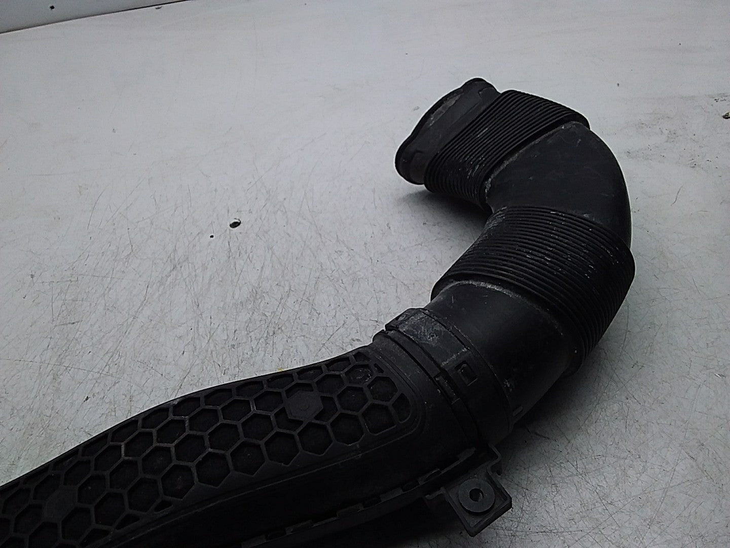MERCEDES BENZ C-CLASS W205 AIR INTAKE TUBE A2640900400 FMI52