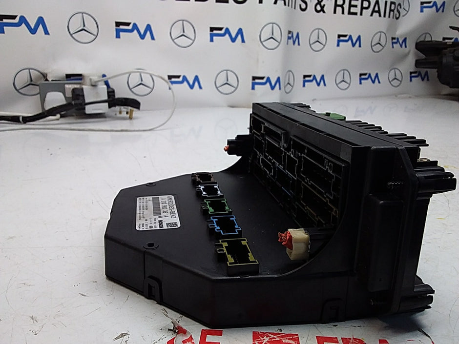 Mercedes E-CLASS W212 Fuse  Box RELAY A2129003614 FMF99