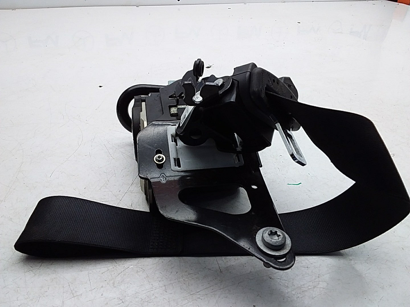 MERCEDES E-CLASS W238 SEAT BELT FRONT RIGHT DRIVER SIDE A2388602900 FMS245 OSF