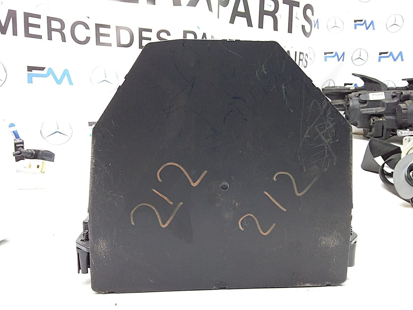 Mercedes E-CLASS W212 Fuse  Box RELAY A2129004911 FMF96
