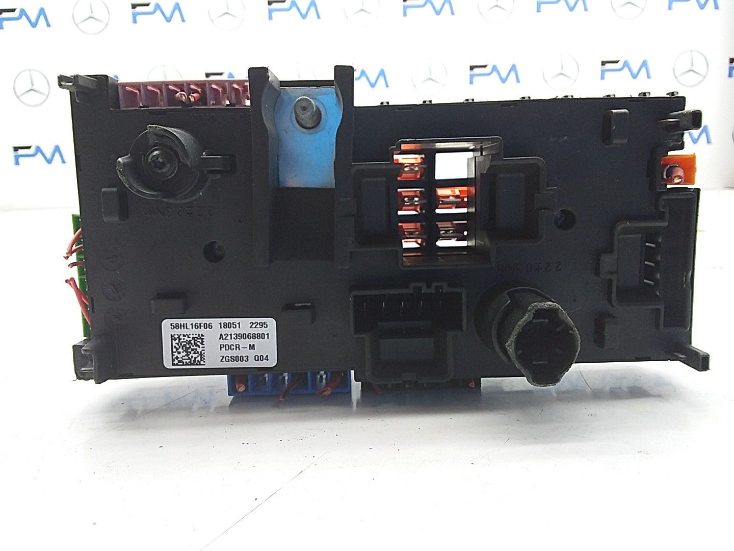 MERCEDES E-CLASS W213 2016 ONWARDS  FUSE RELAY BOX A2139068801  FMF58