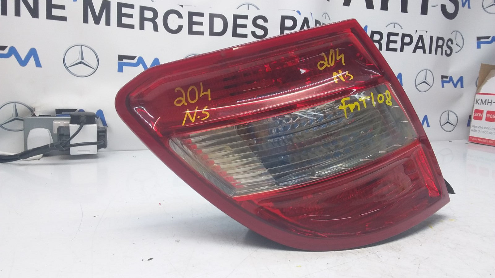 MERCEDES C-CLASS W204 PASSENGER SIDE NS REAR TAIL LIGHT A2048203564 2011 FMT108