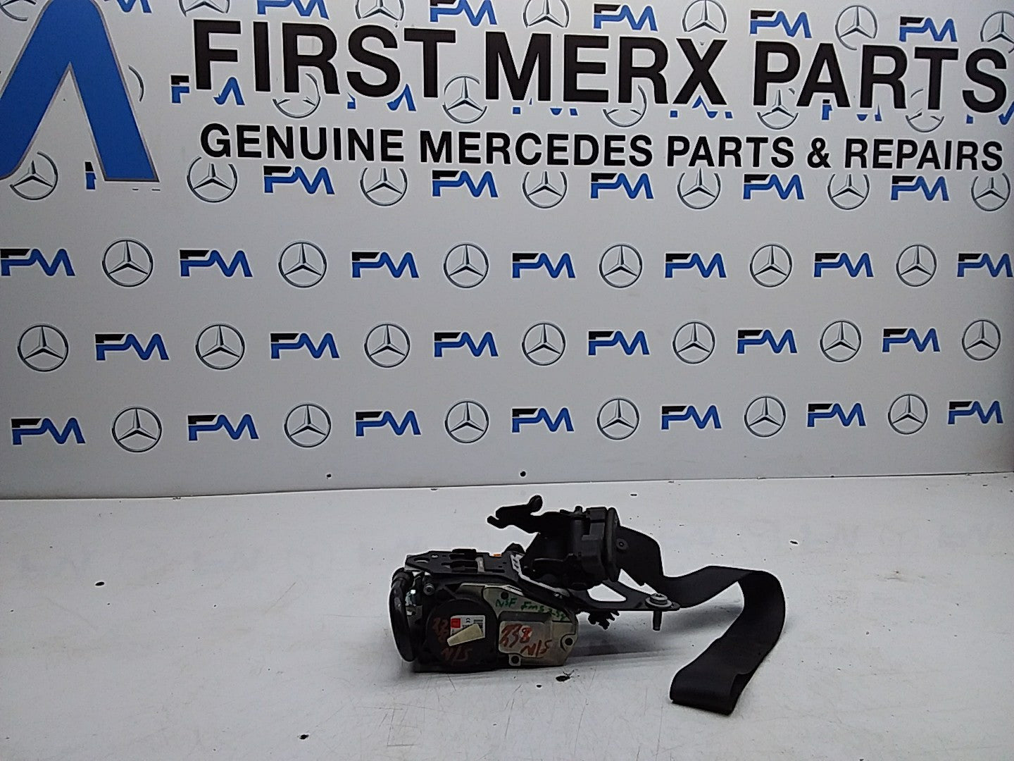 MERCEDES E-CLASS W238 SEAT BELT FRONT LEFT PASSENGER SIDE A2388602800 FMS258 NSF