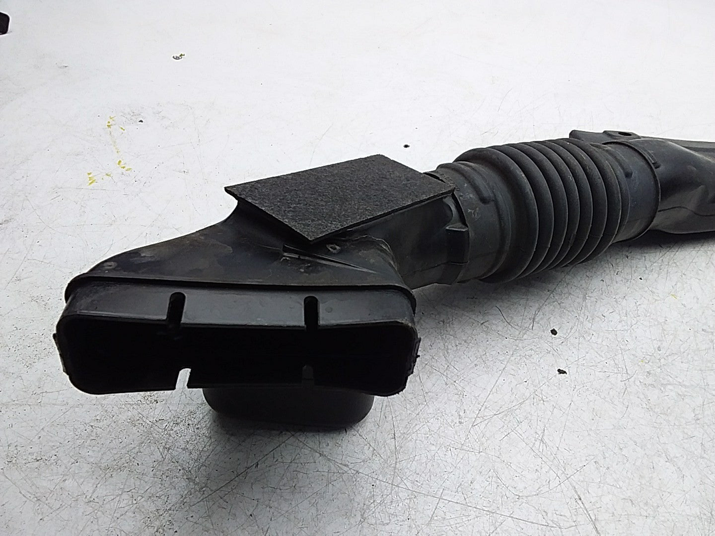 MITSUBISHI OUTLANDER AIR INTAKE TUBE  FMI62 1505A661