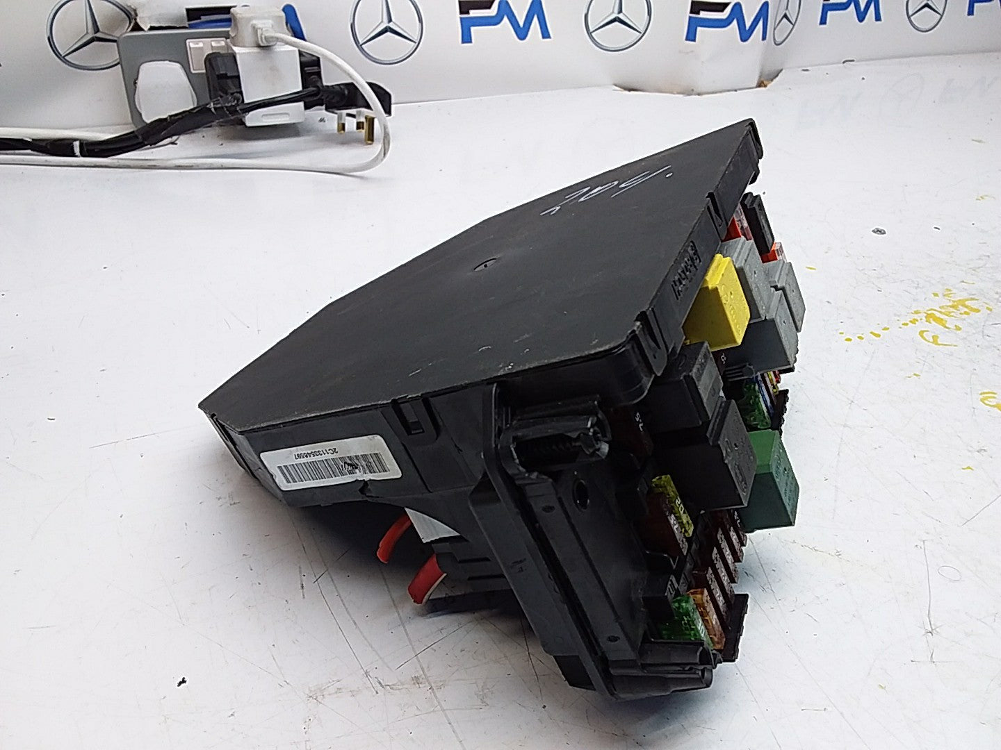 Mercedes E-CLASS W212 Fuse  Box RELAY A2129005812 FMF88 