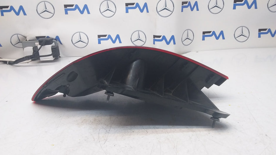 MERCEDES E-CLASS W213 PASSENGER SIDE NS REAR TAIL LIGHT A2139065109 2020 FMT100