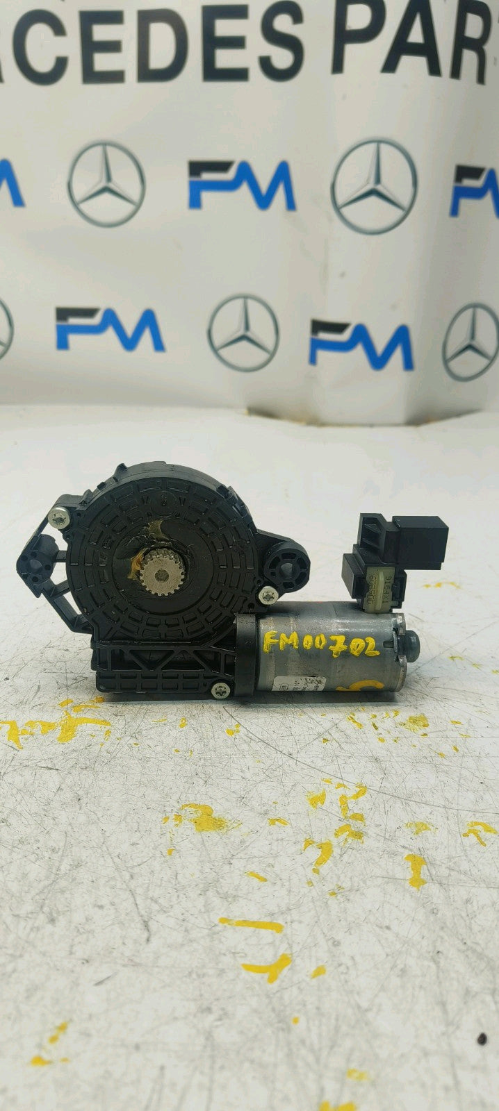 Mercedes C-CLASS W205 2018 Sunroof Motor Regulator 0390200101 FM00702