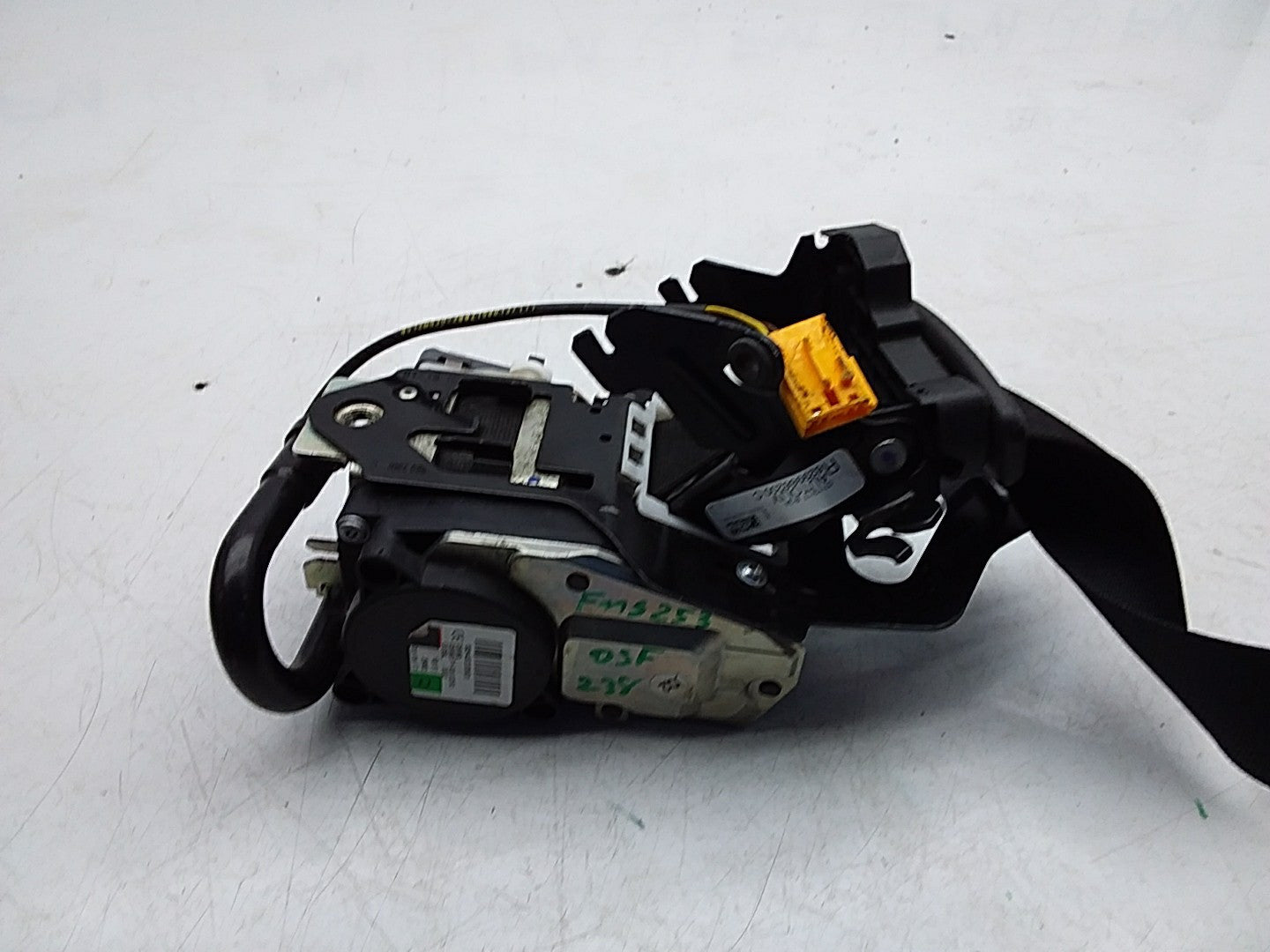 MERCEDES E-CLASS W238 SEAT BELT FRONT RIGHT DRIVER SIDE A2388602900 FMS253 OSF