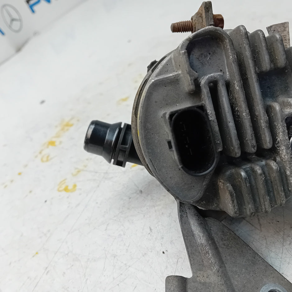 Mercedes C-CLASS W205 ELECTRIC COOLANT WATER PUMP A2055013001 FM00876