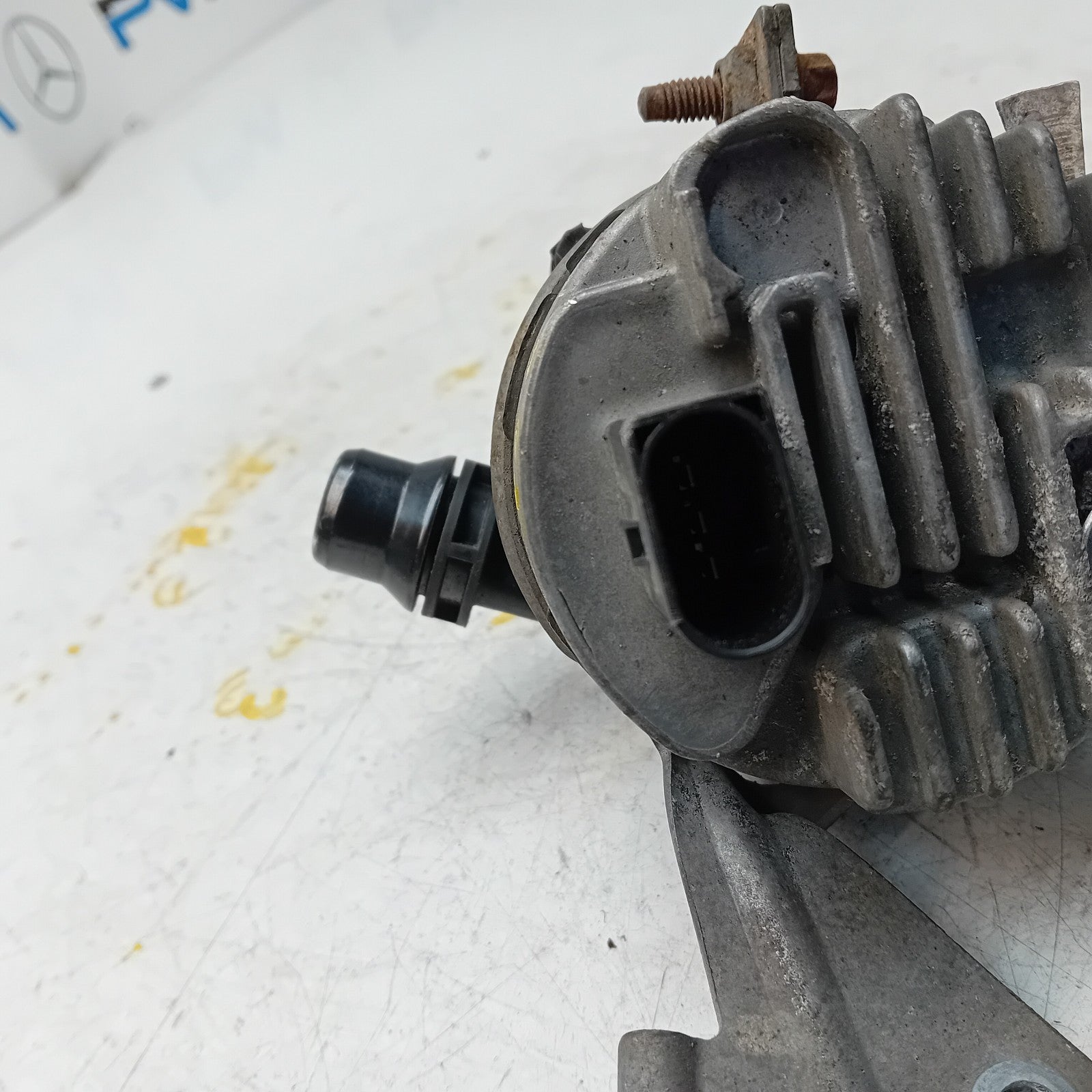 Mercedes C-CLASS W205 ELECTRIC COOLANT WATER PUMP A2055013001 FM00876