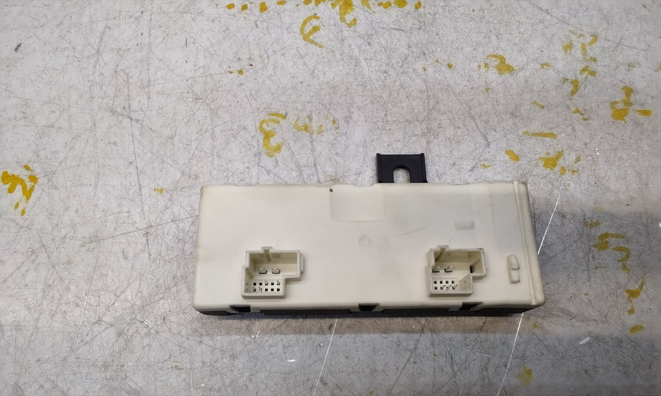 MERCEDES E-CLASS TAILGATE CONTROL MODULE W213 A2139004711 FM001035