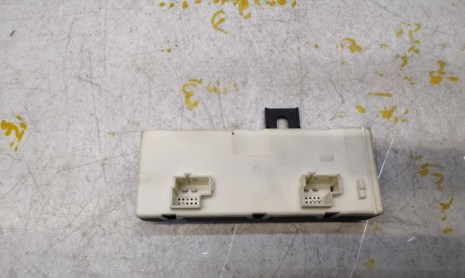 MERCEDES E-CLASS TAILGATE CONTROL MODULE W213 A2139004711 FM001035