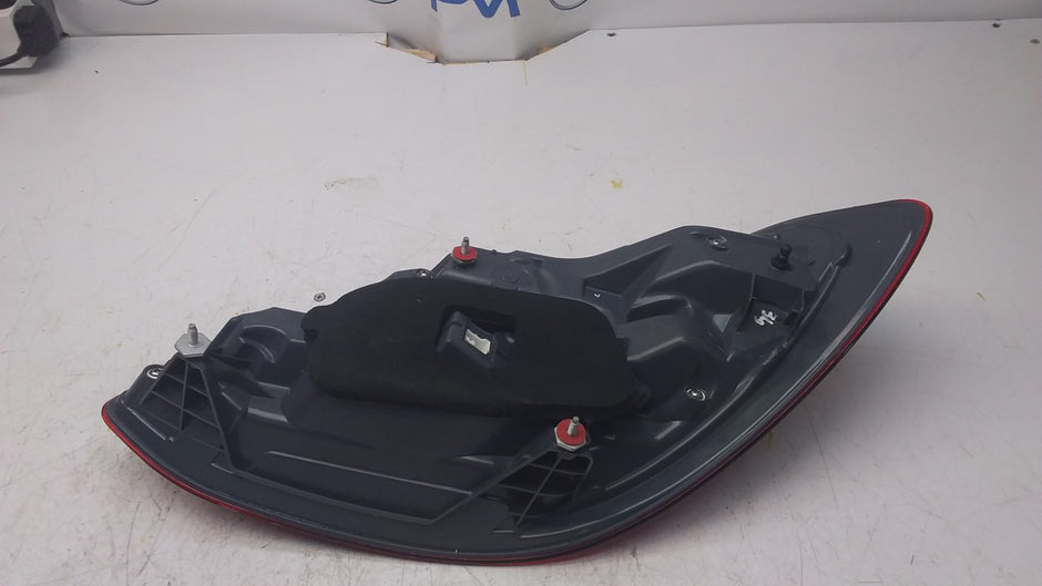 MERCEDES E-CLASS W213 PASSENGER SIDE NS REAR TAIL LIGHT 2016 FMT102