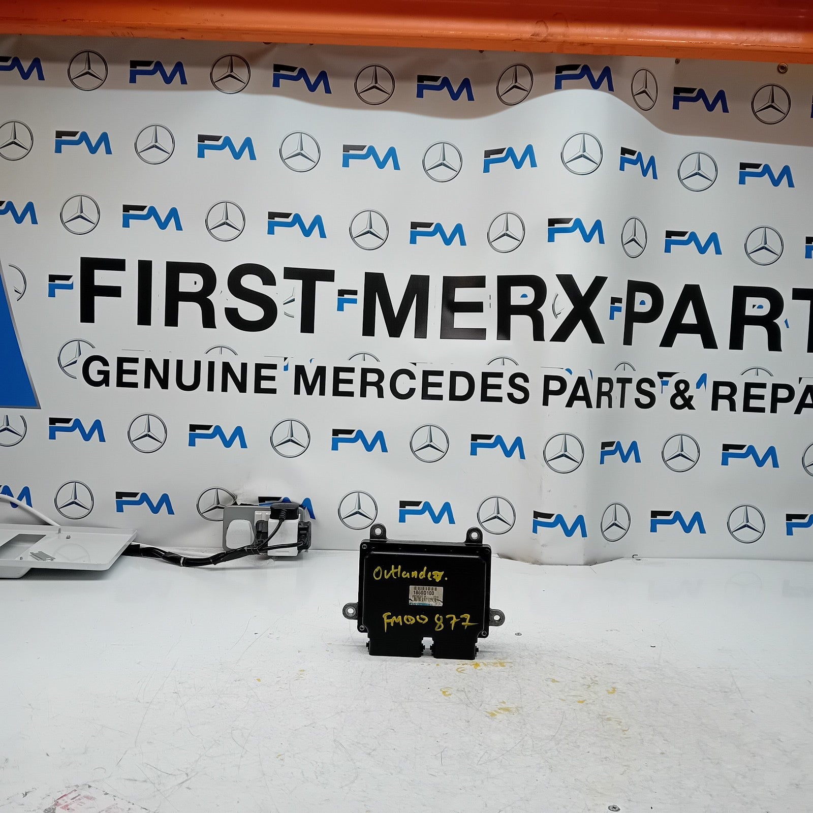 MITSUBISHI  OUTLANDER MK3 ENGINE ECU CONTROL MODULE 1860D100 FM00877