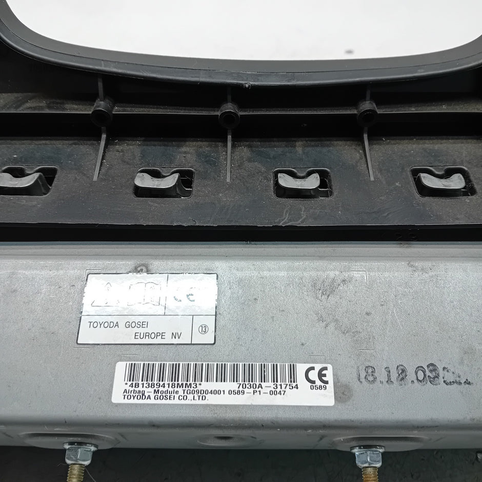 MITSUBISHI OUTLANDER MK3 KNEE AIR SRS BAG RIGHT DRIVER SIDE 7030A-31754 FM00992