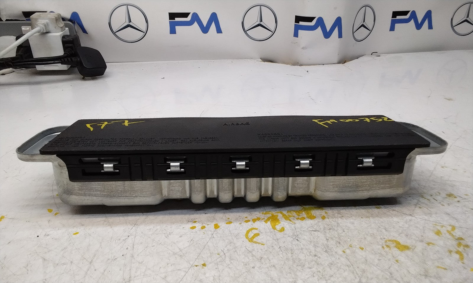 2019 MERCEDES BENZ A-CLASS W177 DRIVER SIDE KNEE AIRBAG A1778600102 FM00752