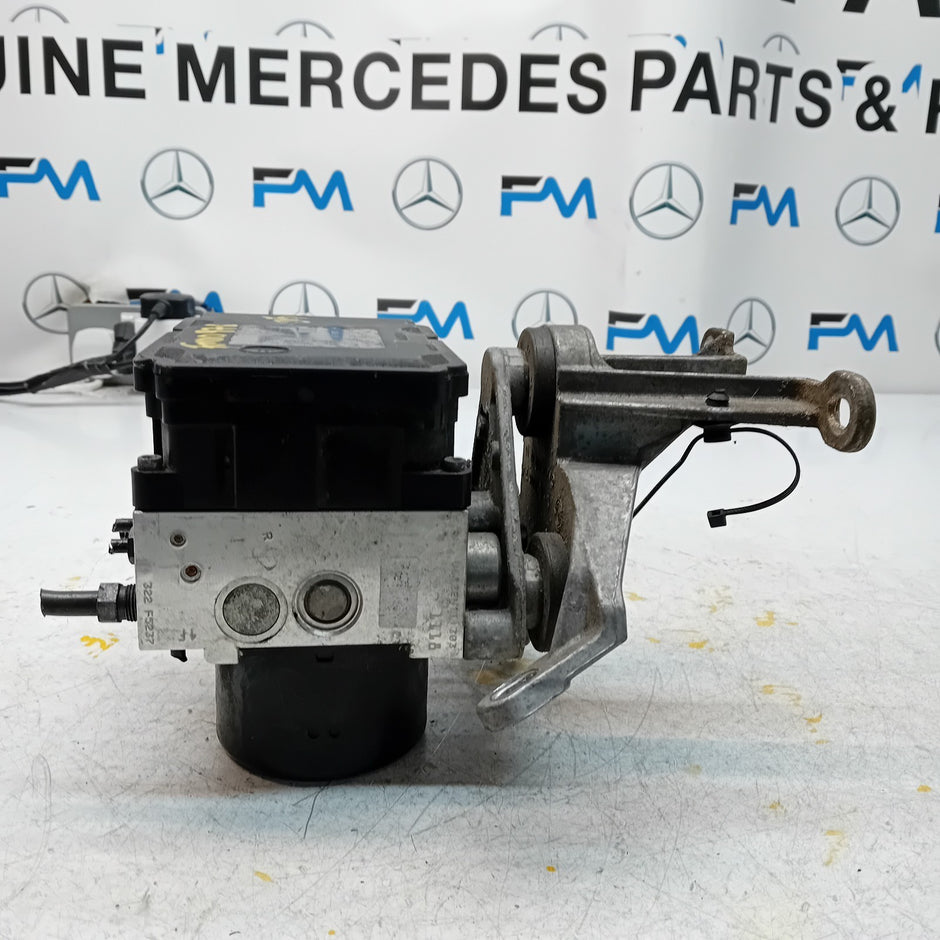 MERCEDES C-CLASS W205 ABS PUMP MODULE CONTROL UNIT A1729014100 FM00976