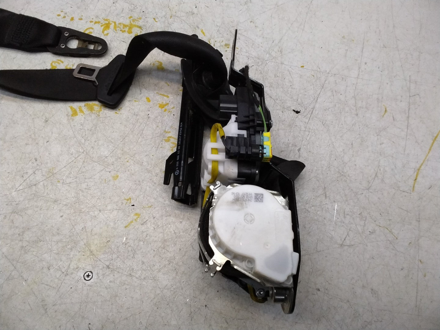 MERCEDES E-CLASS W213 E220 FRONT RIGHT DRIVER SEATBELT A2138600701 FMS413 OSR