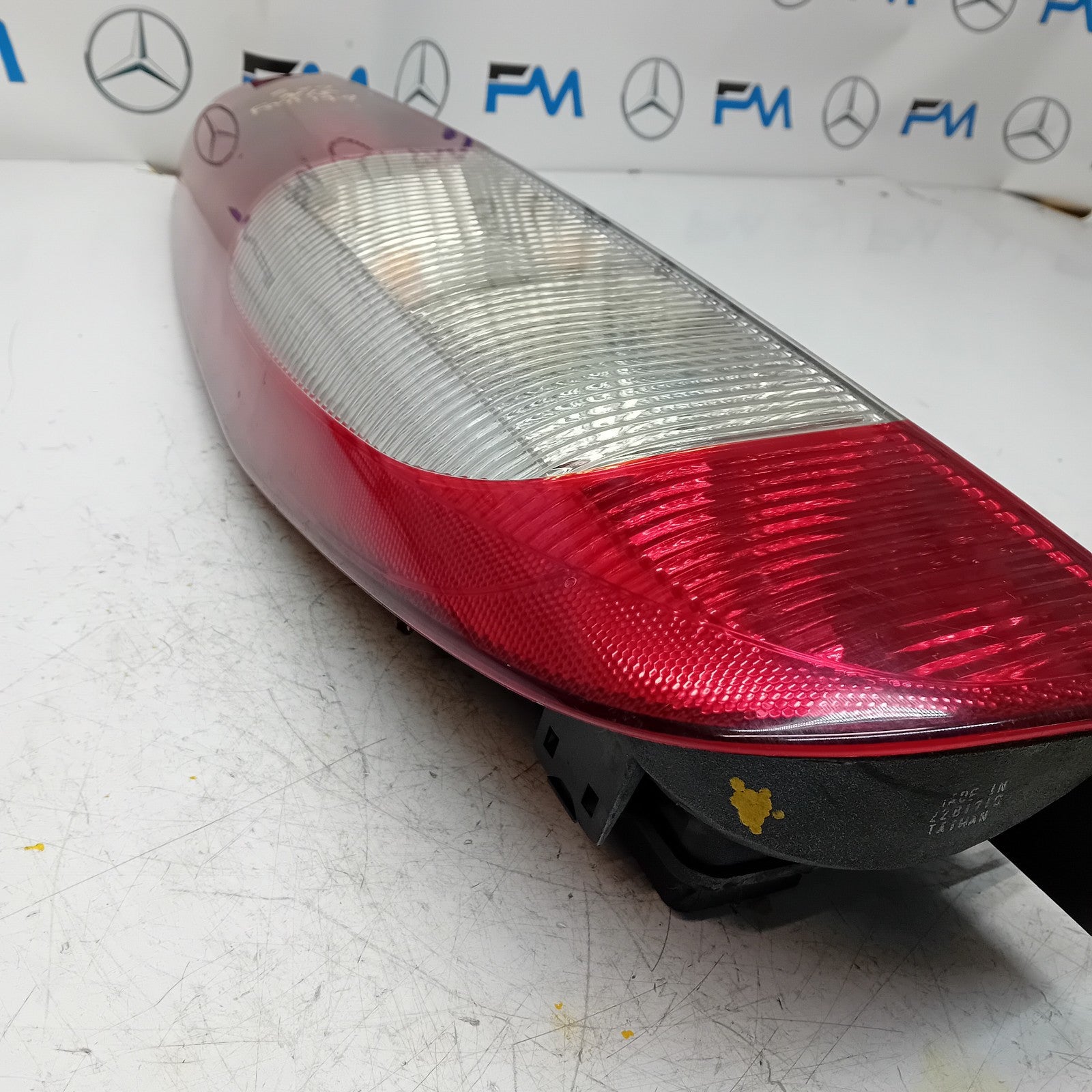 MERCEDES VITO W639 2004-14 PASSENGER NS OUTER REAR TAIL LIGHT 964678-00  FMT149