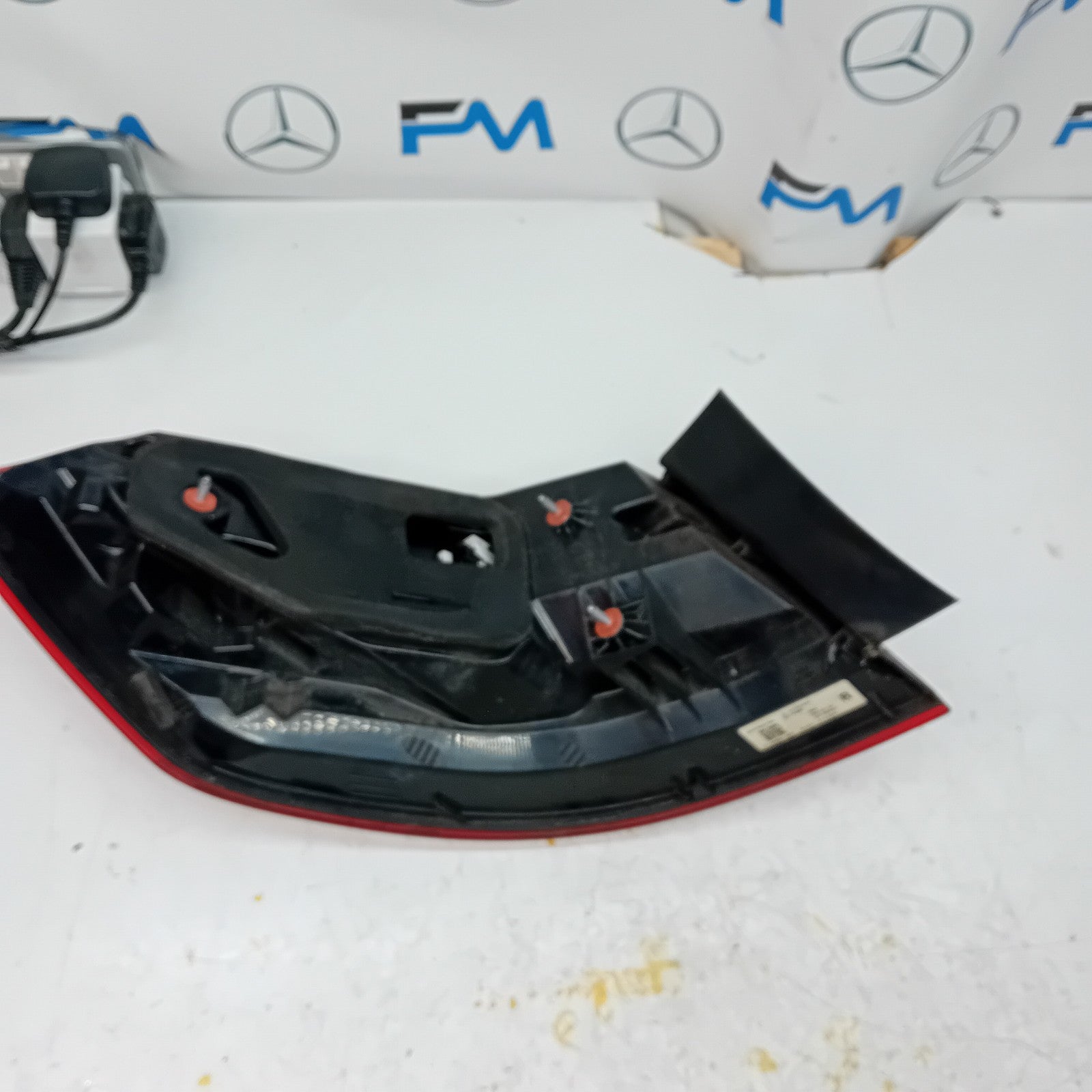 MERCEDES E-CLASS W212 DRIVER SIDE RIGHT OS REAR TAIL LIGHT A2129060803 FMT219