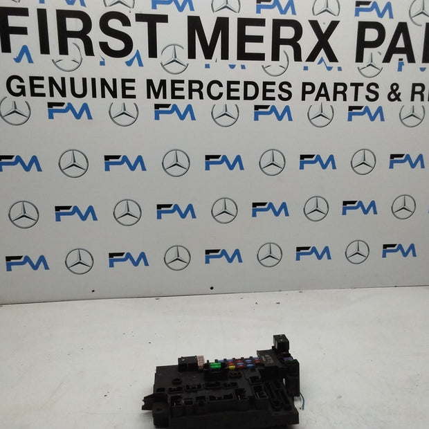 MITSUBISHI OUTLANDER FUSE RELAY  BOX  8637B687  FMF162