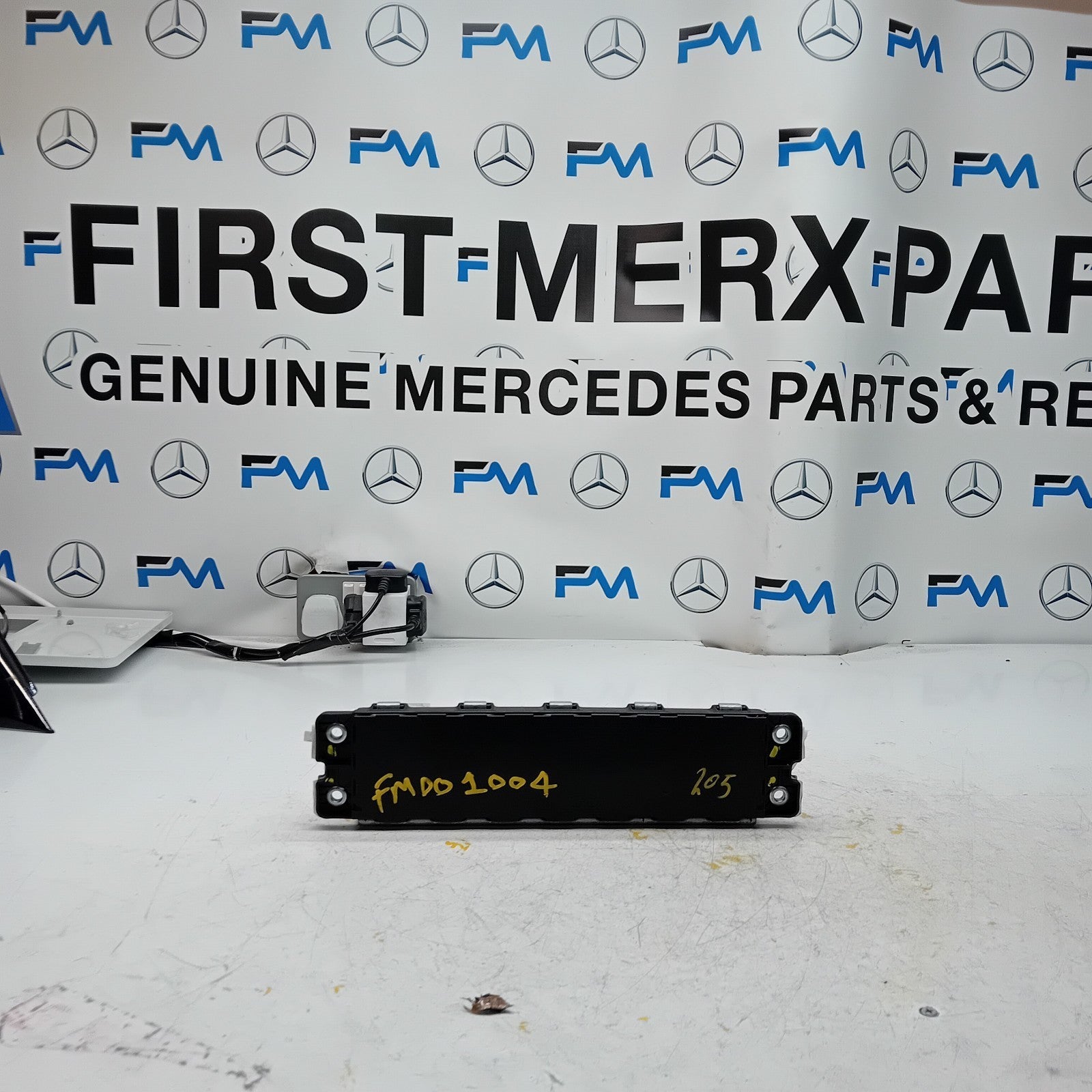 MERCEDES BENZ C CLASS W205 OSF DRIVER SIDE KNEE AIRBAG A2058201600 2017 FM001004